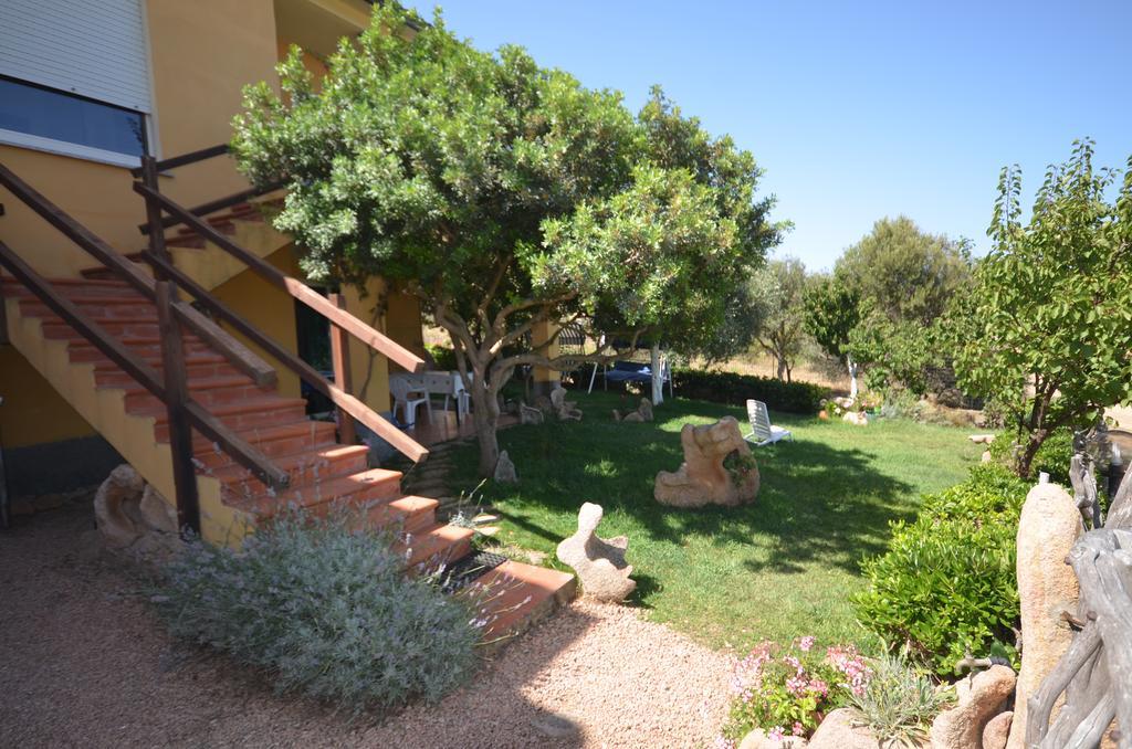 Appartamenti Salusai Trinità dʼAgultu Extérieur photo